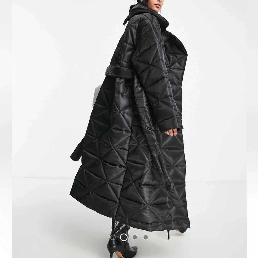 Oversized ASOS DESIGN nylon quilted maxi puffer coat in black - Picture 4 of 10